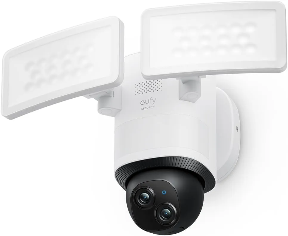 Câmera de Segurança Eufy E340 com Floodlight e Câmera Dupla - Foto oficial e menor preço